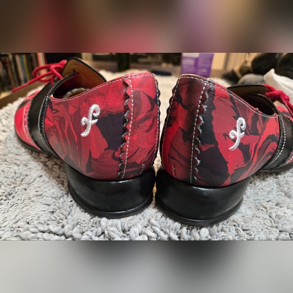 Fluevog Size 6, Rose Print Fellowships - Picture 8 of 9